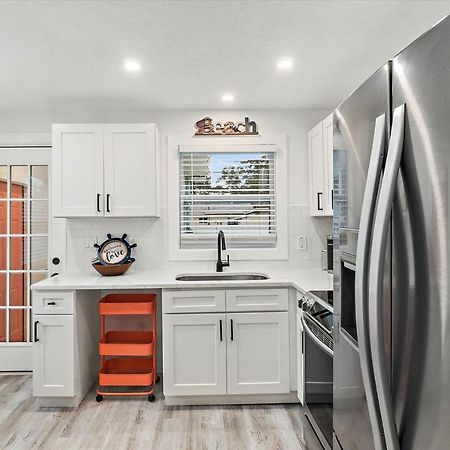 Quaint Gulfport Beach Bungalow Sint-Petersburg Buitenkant foto
