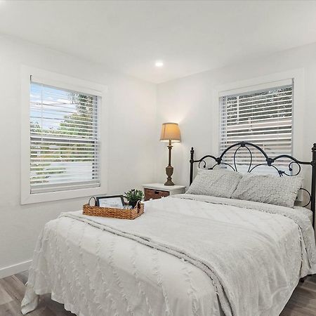 Quaint Gulfport Beach Bungalow Sint-Petersburg Buitenkant foto
