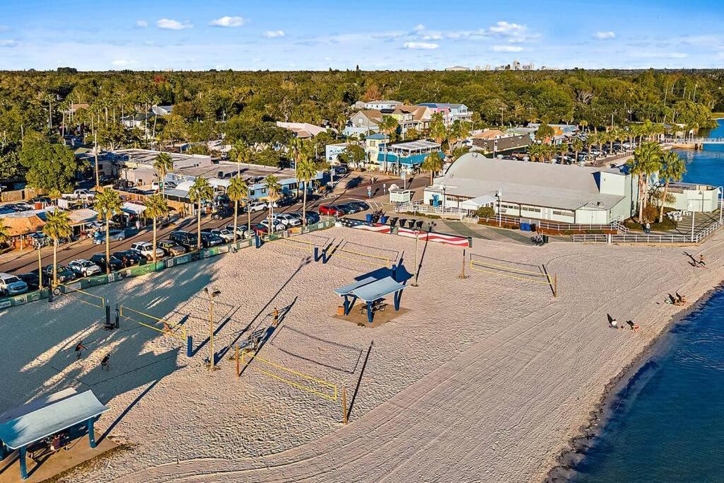 Quaint Gulfport Beach Bungalow Sint-Petersburg Buitenkant foto